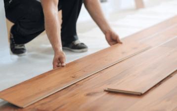 Що робити, якщо паркет здувся: покрокова інструкція з ремонту та профілактики