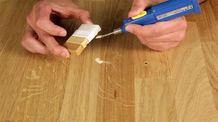 Як прибрати подряпини з вінілової підлоги: прості та ефективні способи