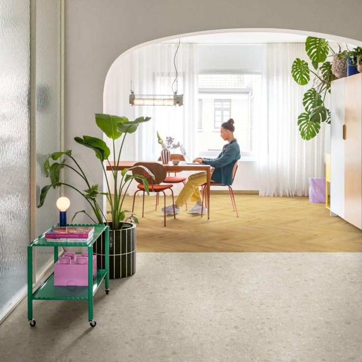 Виниловый пол Blush Теплый серый сеппо 609,6x609,6x2,5 Quick-Step - Альберо